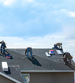 men roofing